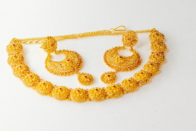 5 Benefits of Buying Gold and Diamond Jewellery Locally