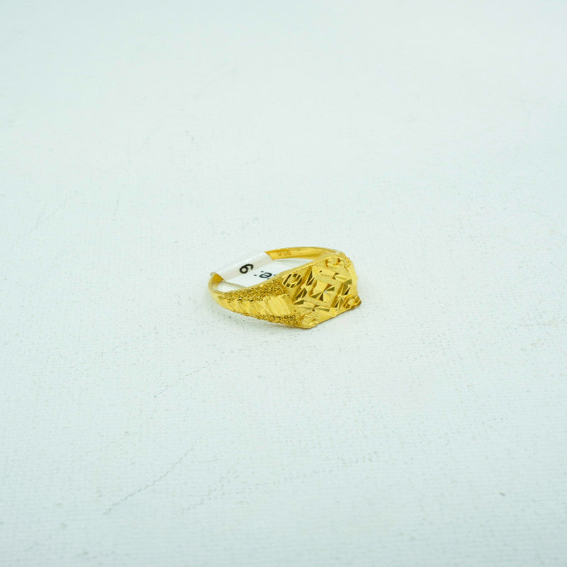 Signet ring with engravings-