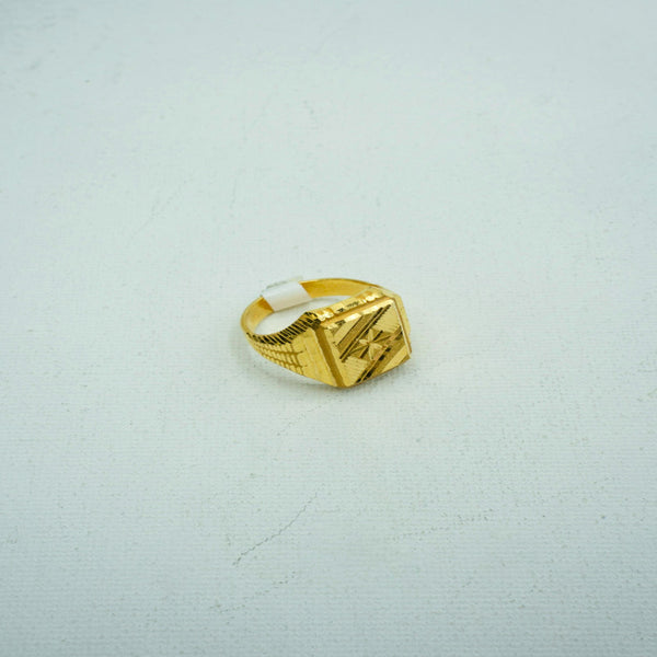 Signet ring with delicate carvings