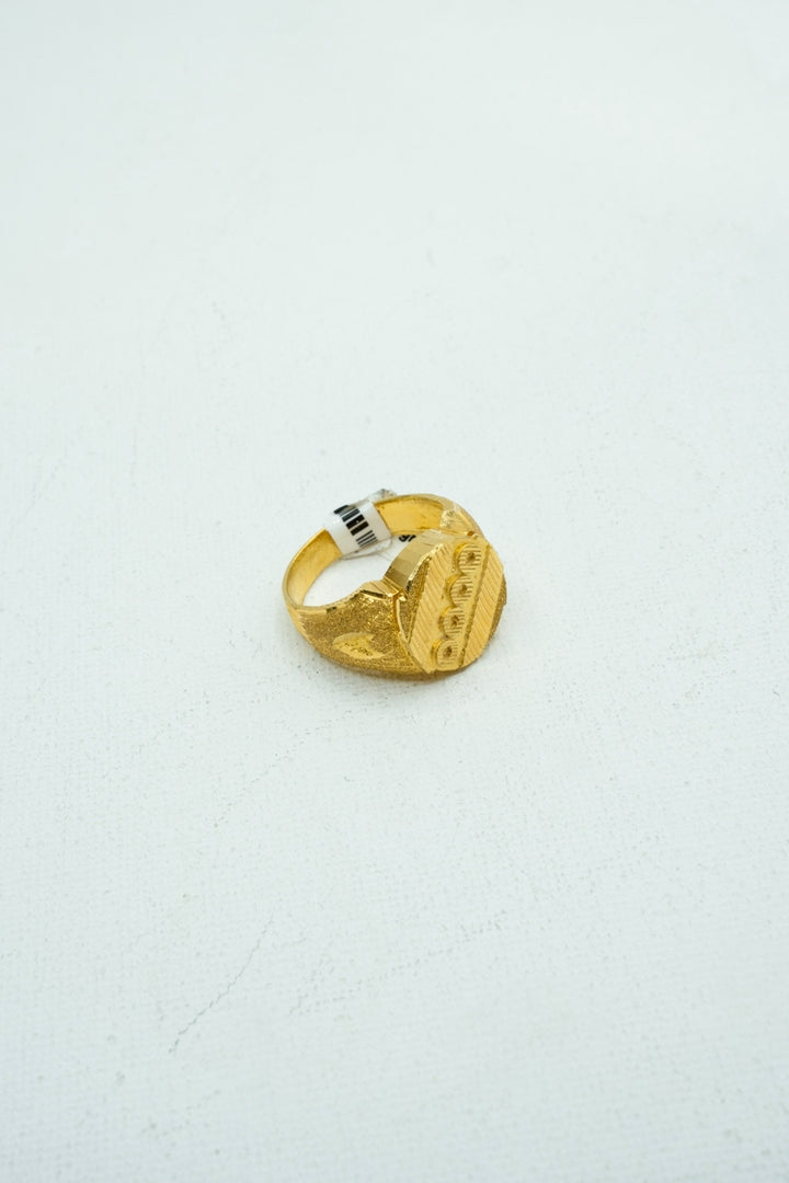 Designer signet gold ring with embossing