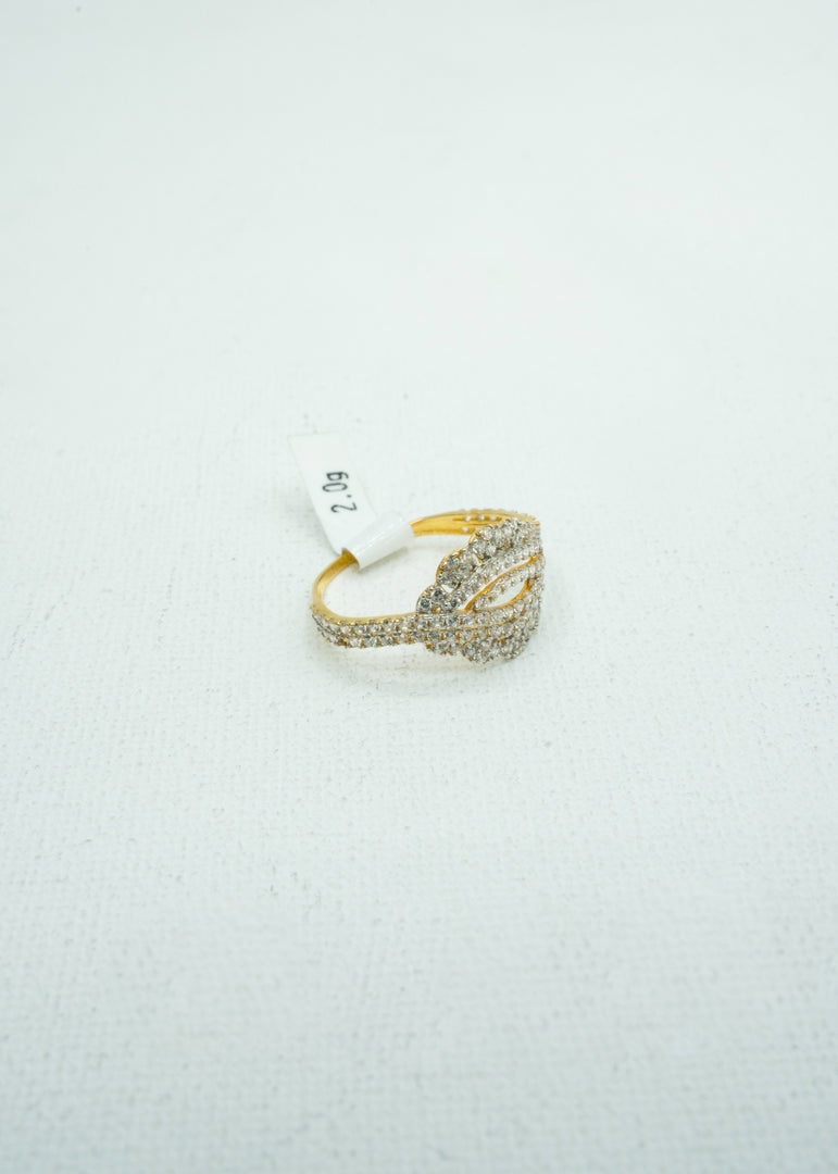 Diamond embellished yellow gold ring