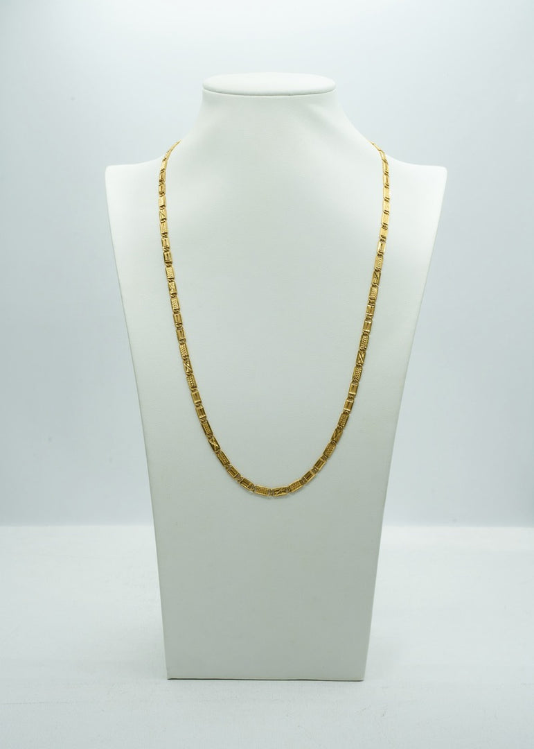 Elegantly designed yellow gold long box chain
