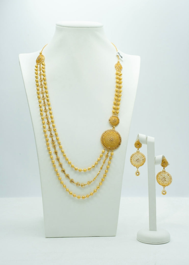 The bridal jewellery collection of Magnificient Raani-Haar with gold beads