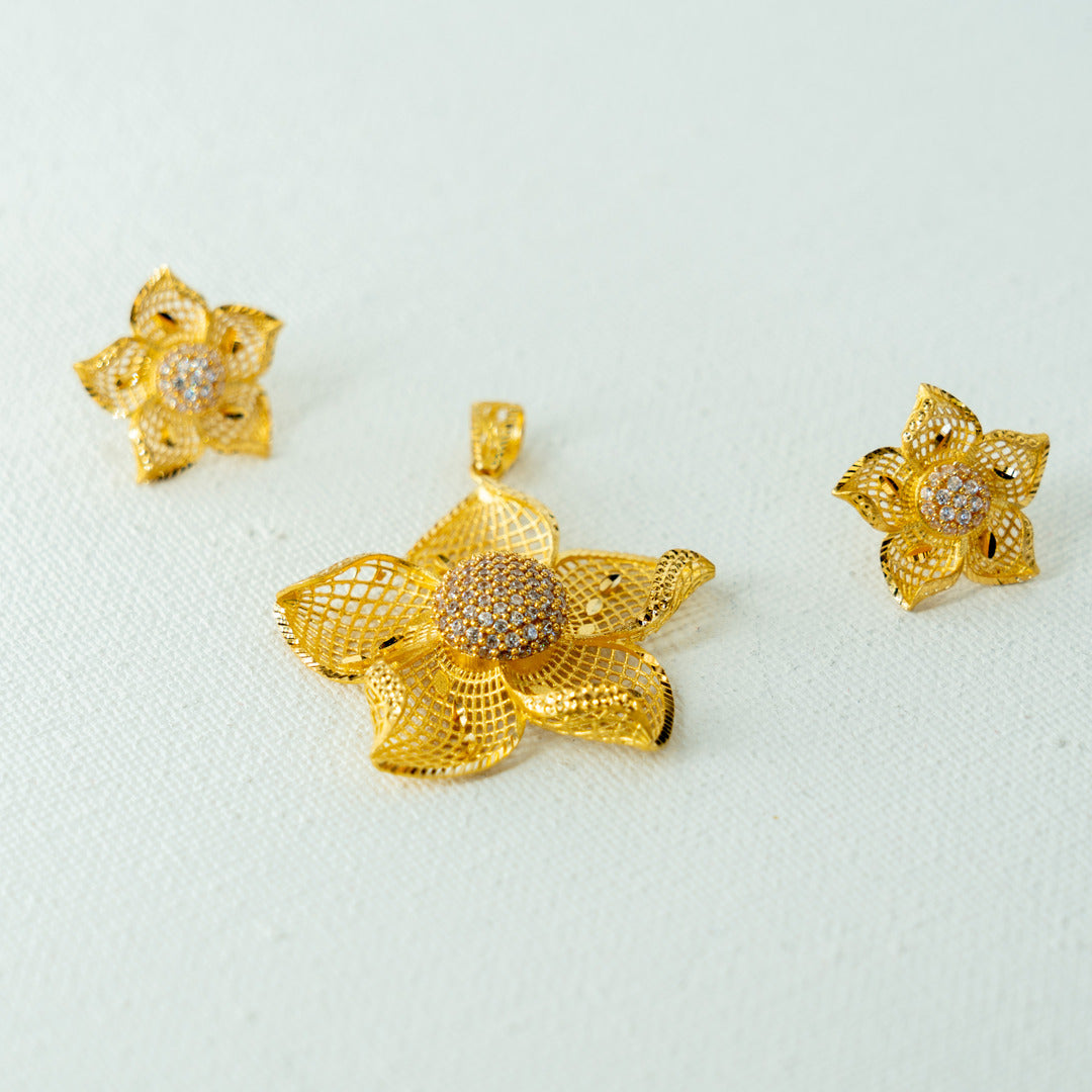 Sungold Floral Pendant Set-
