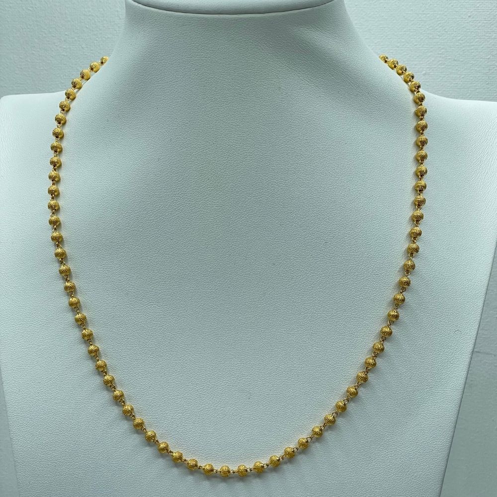 Contemporary aurate gold chain-