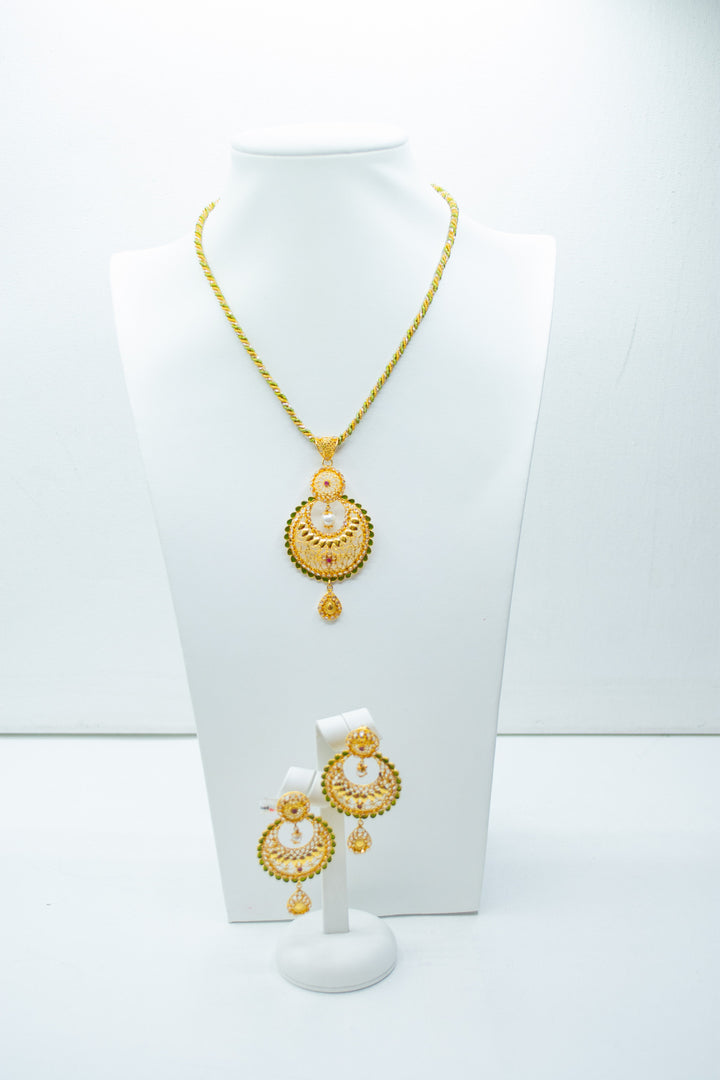 Culcutti pendant set with enamel design-