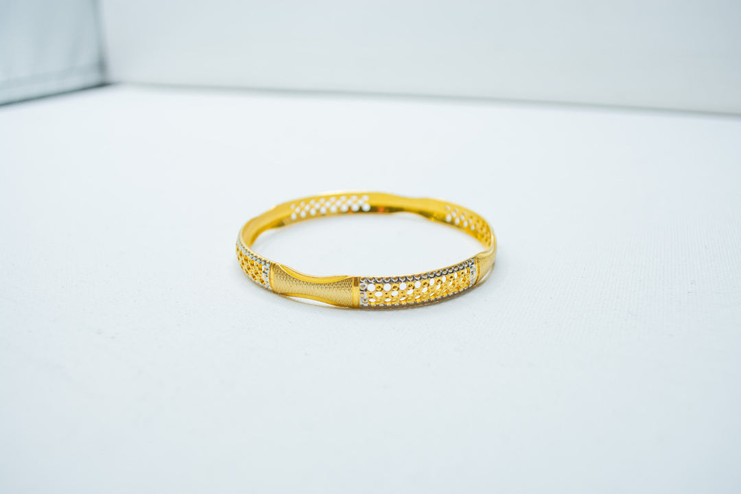 Lattice intricate gold kada bracelet