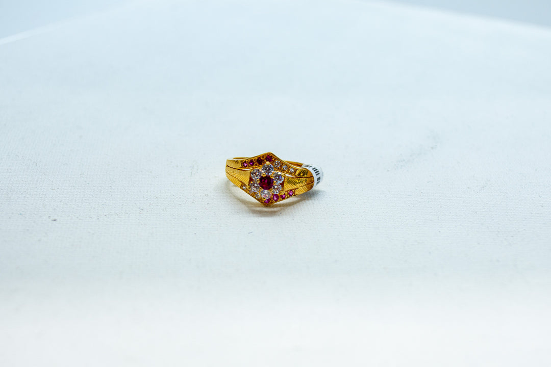 Flower cluster gold ring