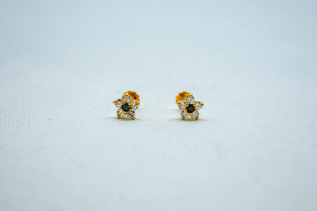 Princess cut diamond studs earrings