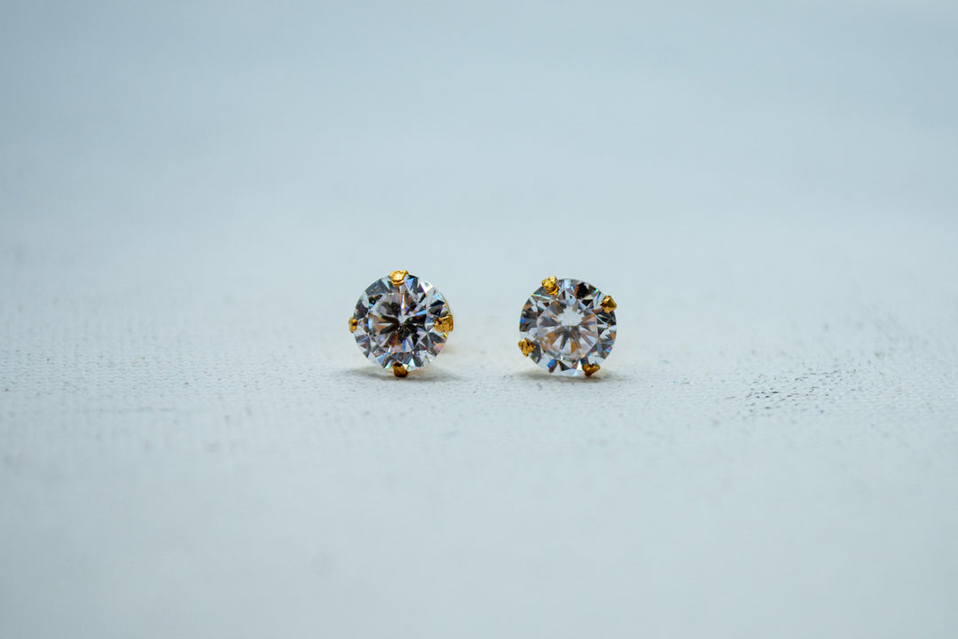 Round-cut studs earrings