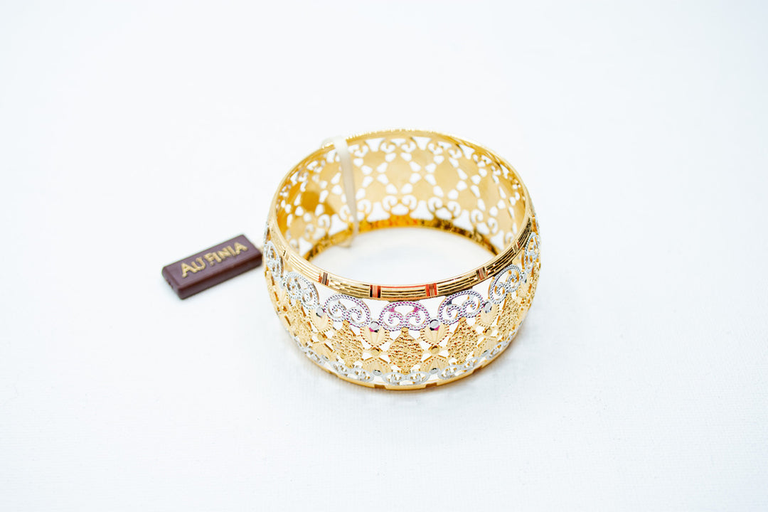 Classic lattice gold bridal bangles