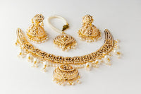 What Are The Different Kinds Of Bridal Sets Available For An Asian Bride?