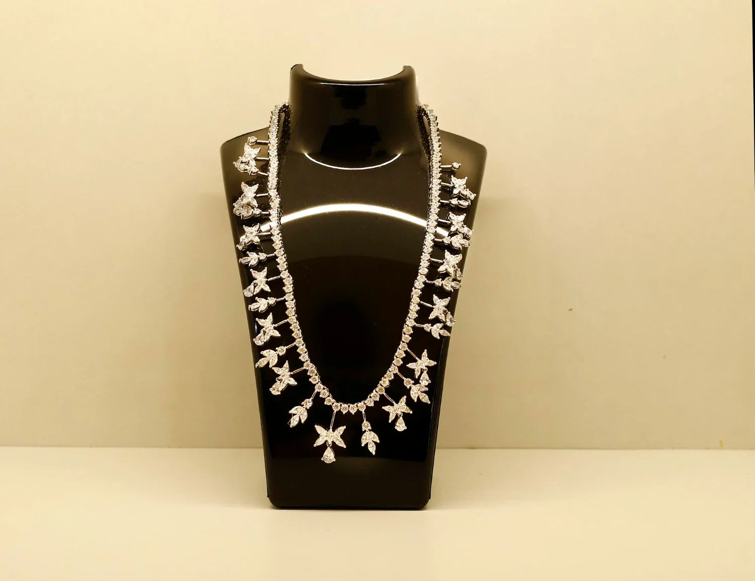 Why Every Jewellery Lover Needs an Ethnic Necklace in Their Collection