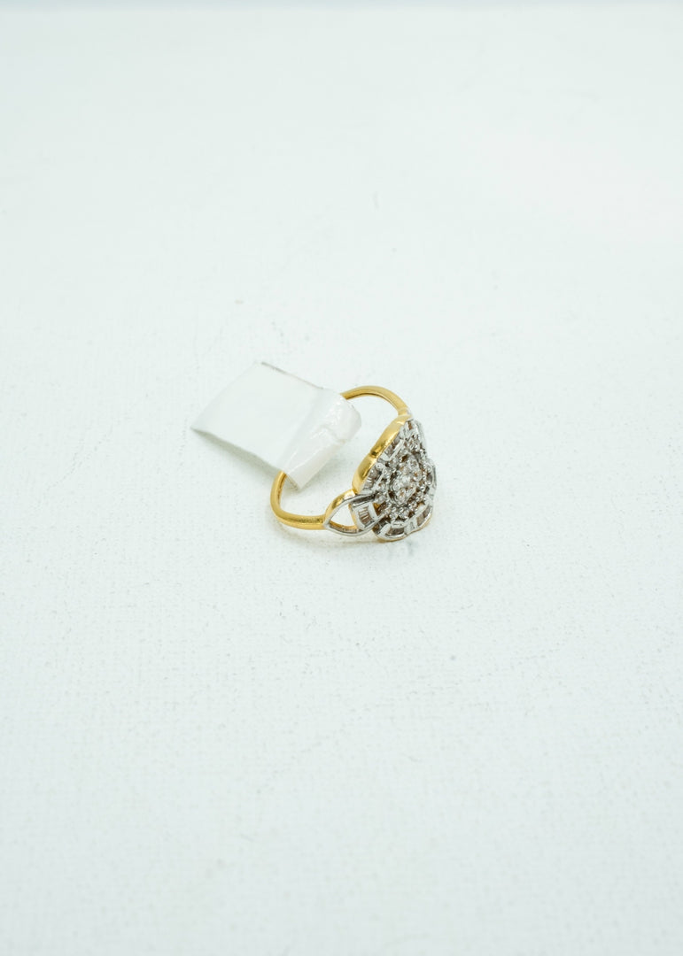 Diamond cluster on a yellow gold band