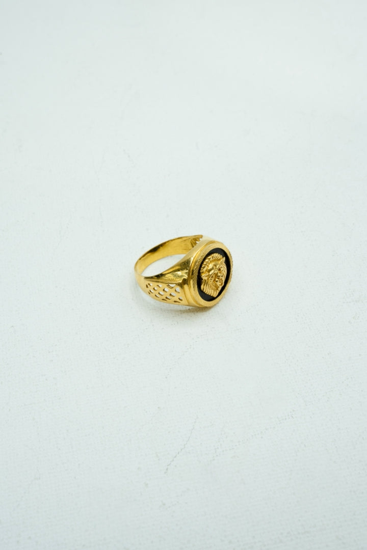 Roman design inspired insignia ring with black and gold seal