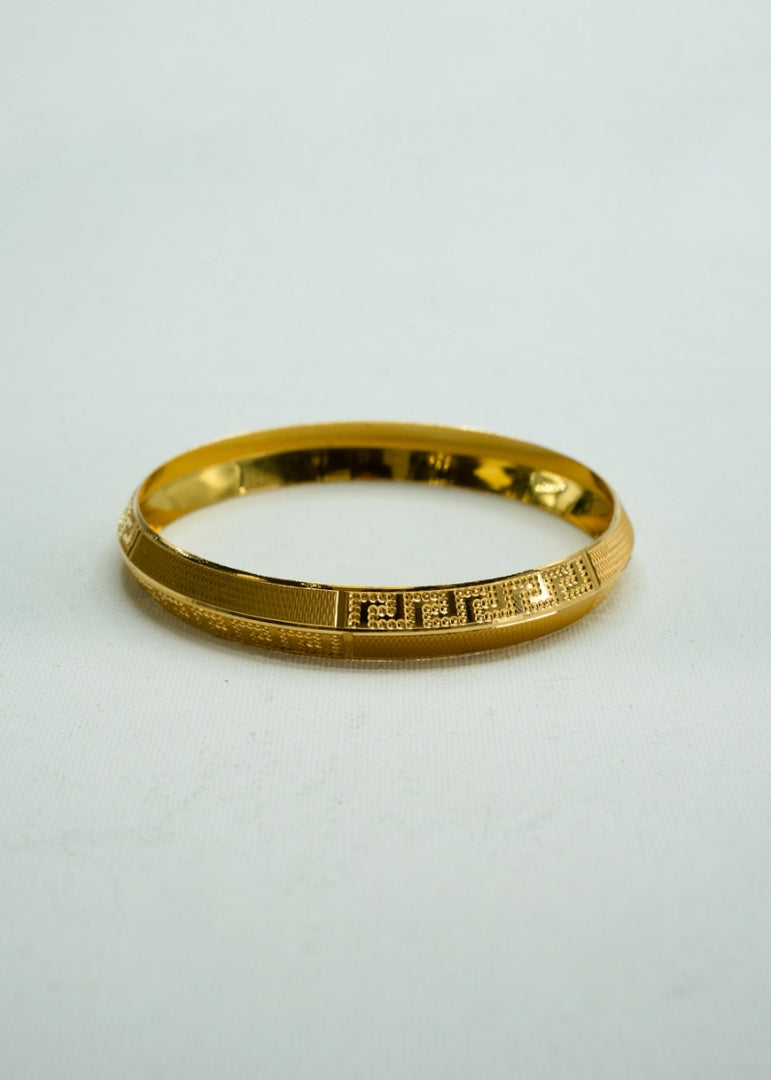 Royal yellow-gold fine finish Kada with carvings