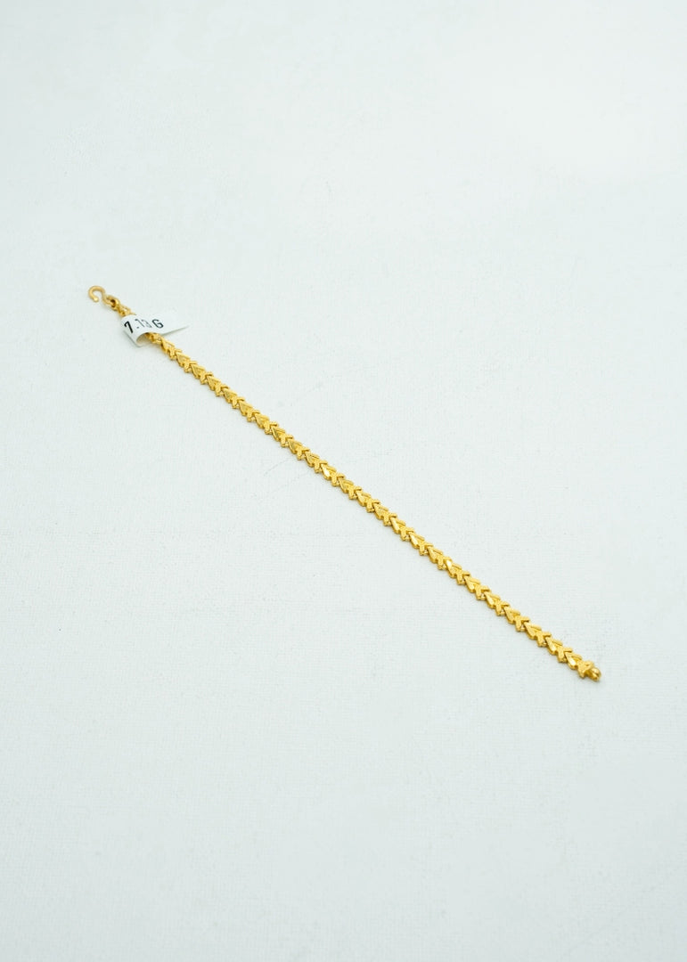Ultra-feminine and detailed wheat designer yellow-gold bracelet