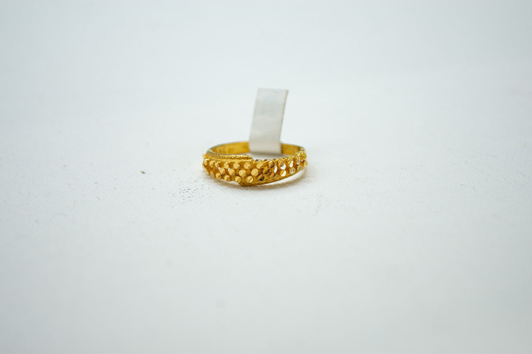 Traditional, embossed gold band-