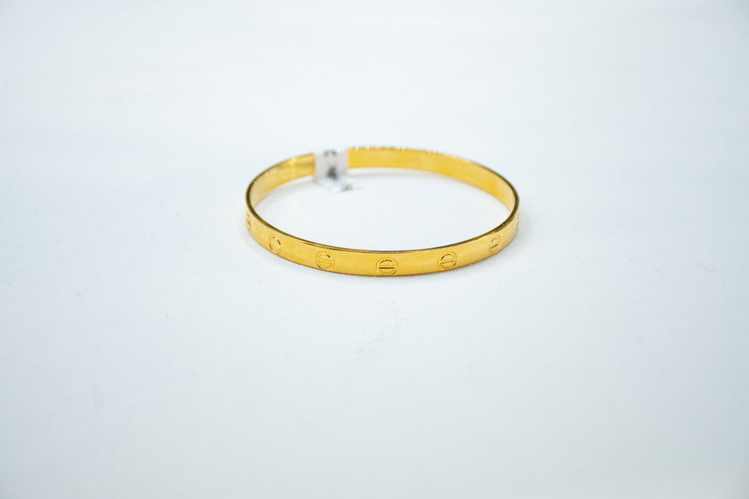 Plain gold bracelet