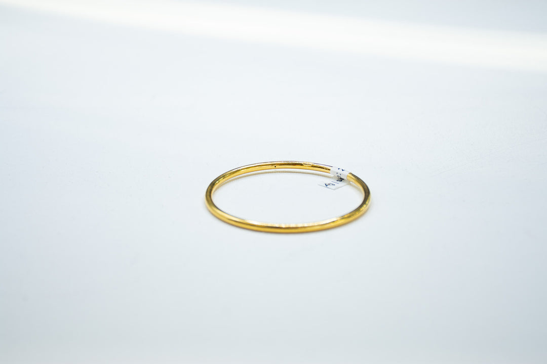 Minimal slim gold bracelet