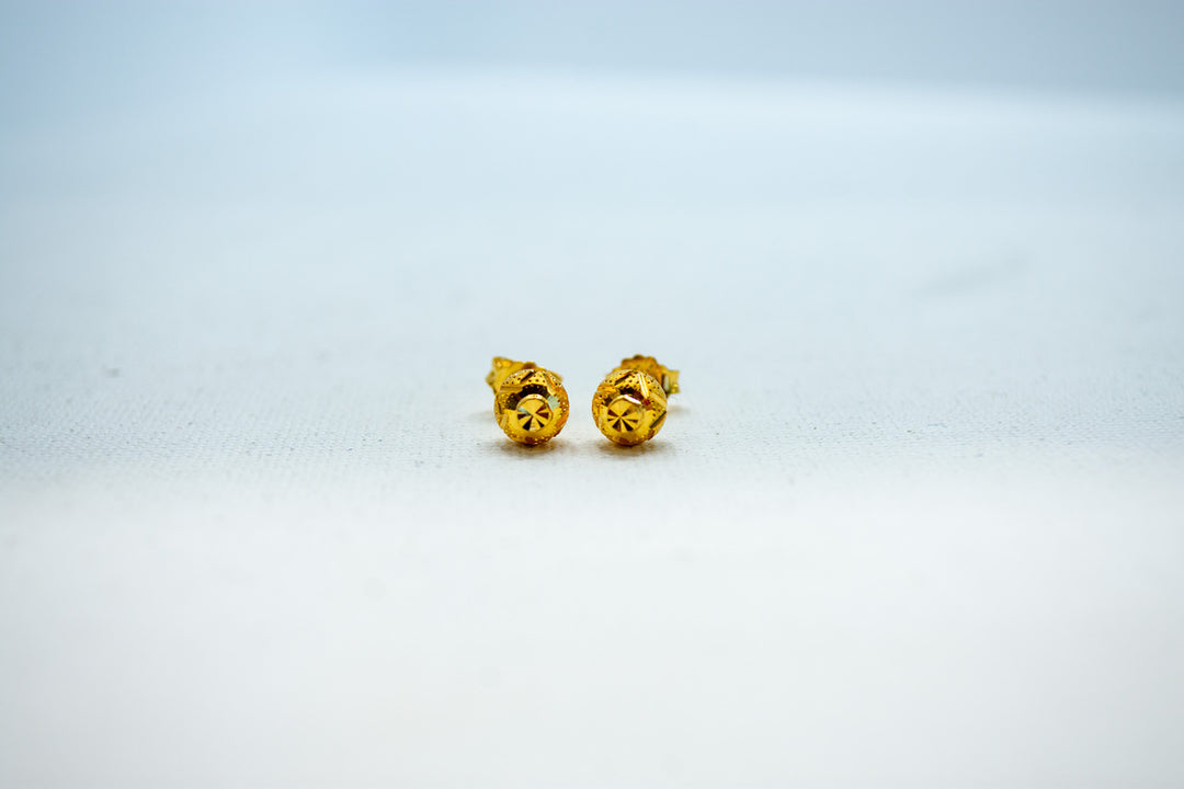 Classic gold stud earrings for women
