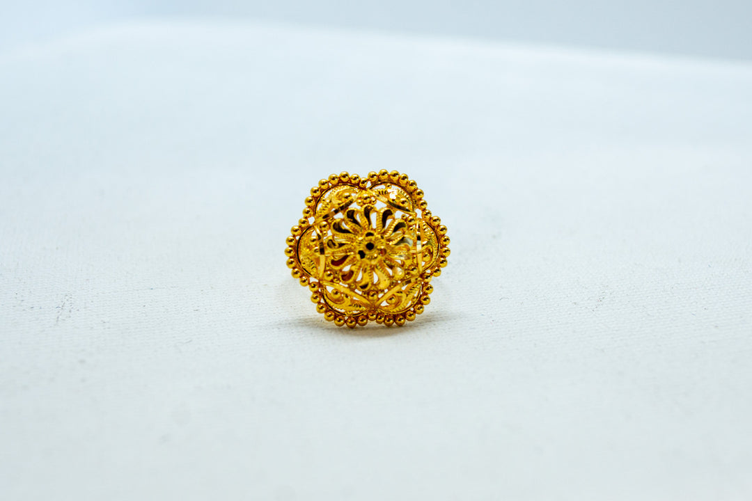 Ehnic aurum gold ring for women