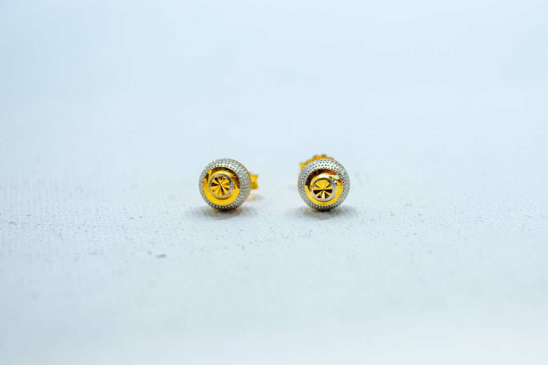 Dual-toned gold studs earrings