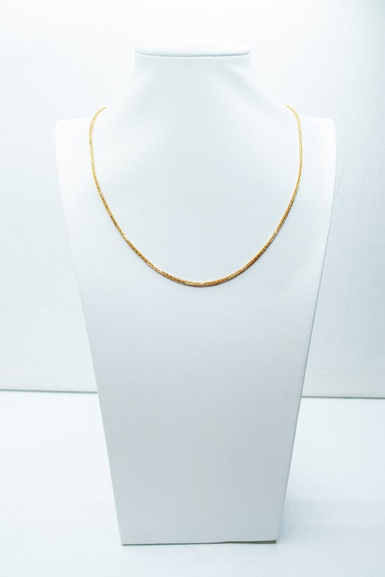 Delicate gold rope chain