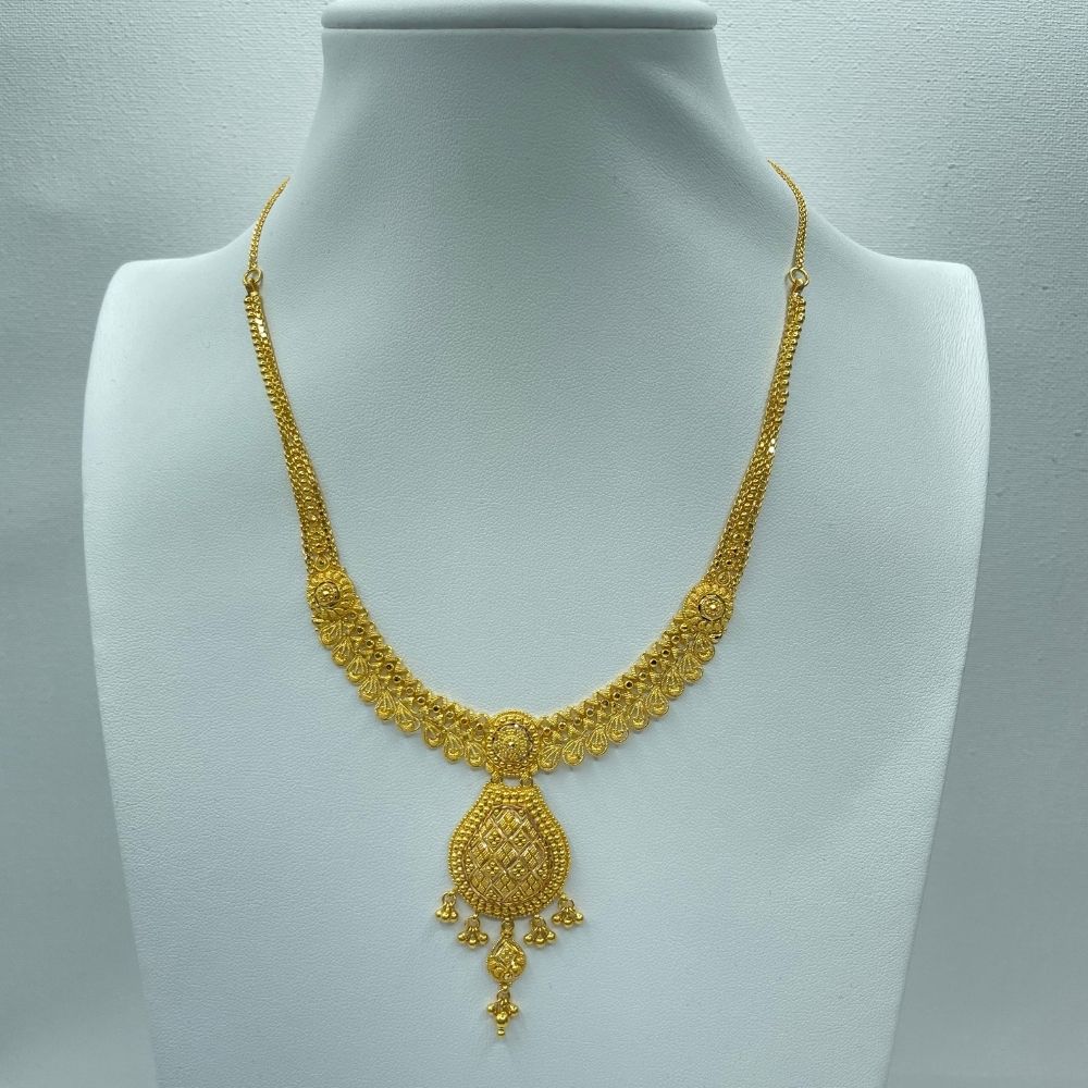 Regal bridal gold necklace set