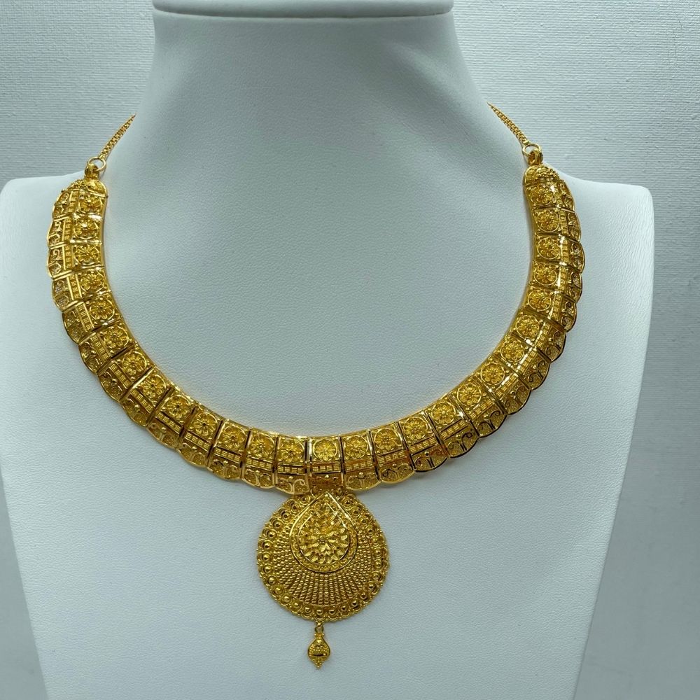 Traditional gold bridal necklace set