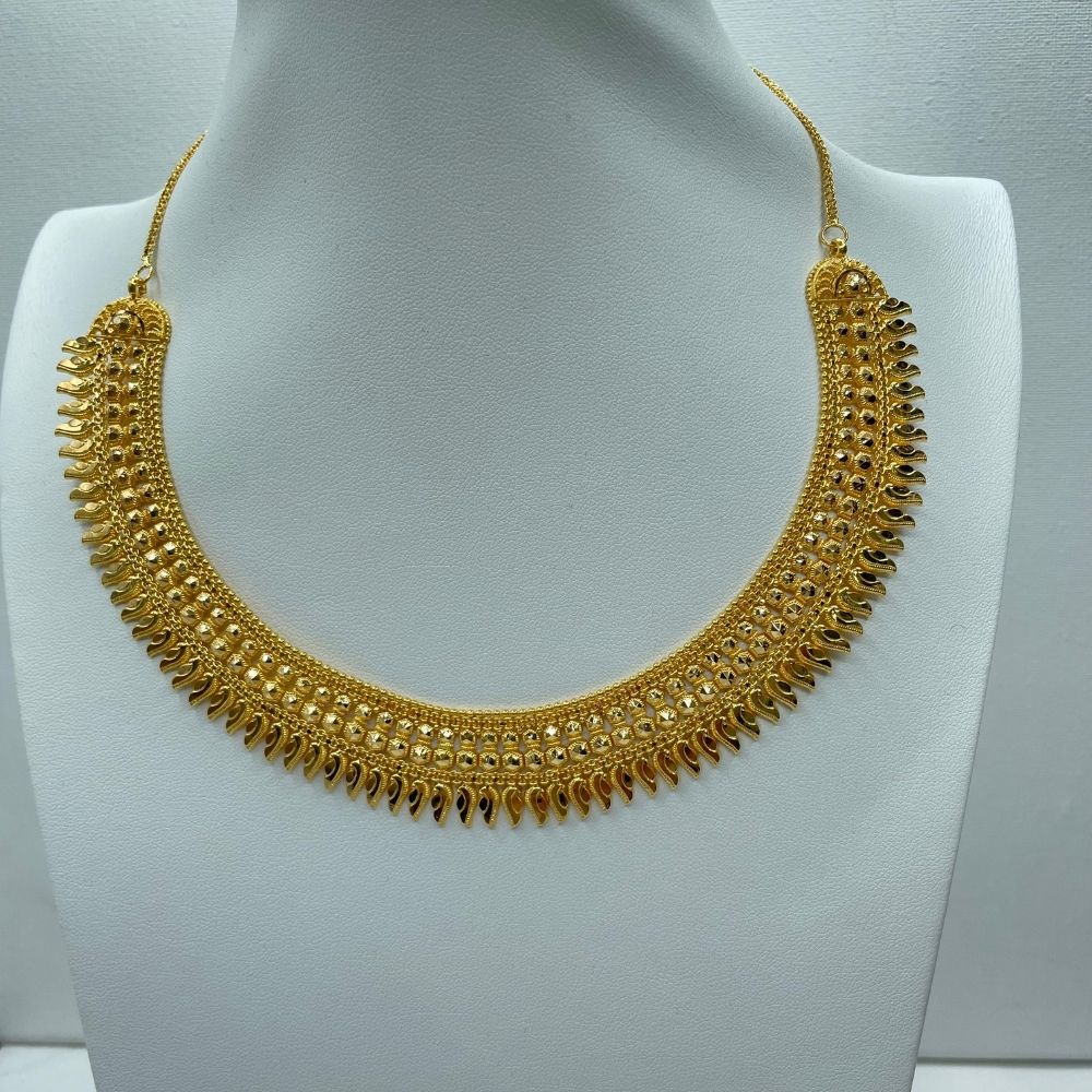 Classic designer gold necklace set